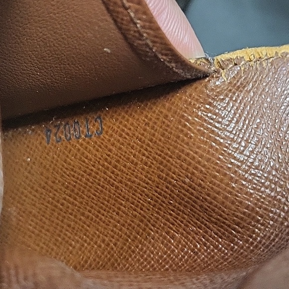 Louis vuitton 6-key holder - Picture 15 of 15